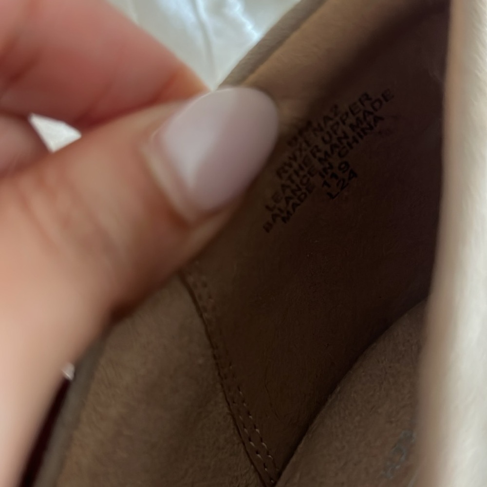 Rockport Suede Block Heel Shoes - Picture 10 of 11